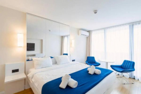 Beachfront Apartment with Panoramic View